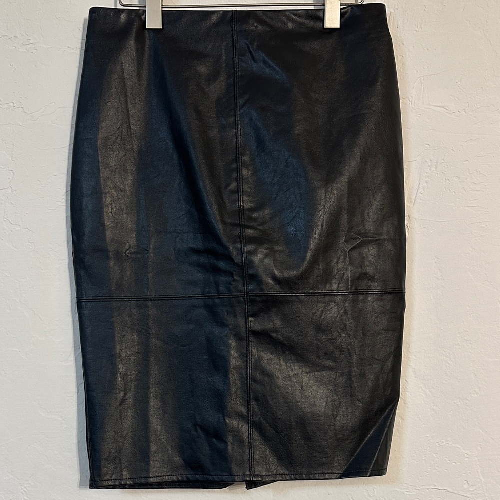 Lulu's Black Pencil Skirt